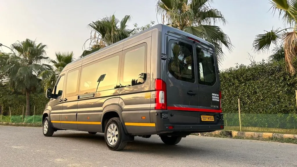 20 Seater Tempo Traveller on rent in Delhi
